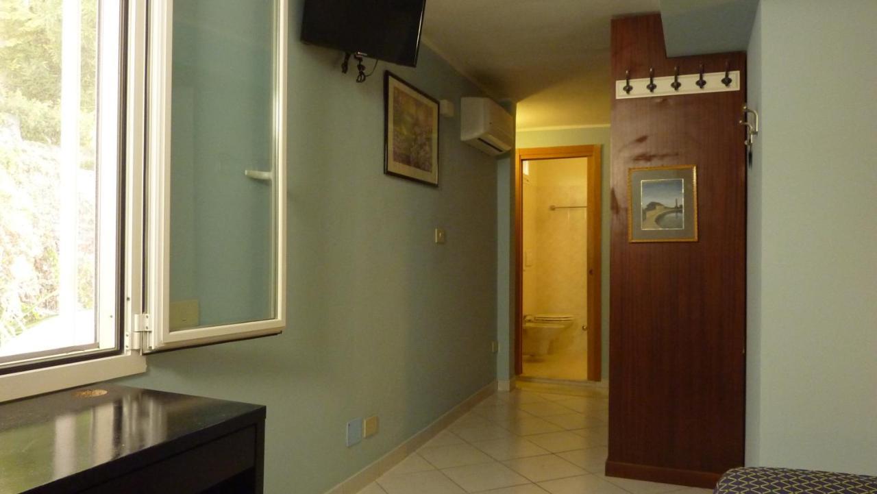Hotel La Perla Del Capo Ospedaletti Dış mekan fotoğraf