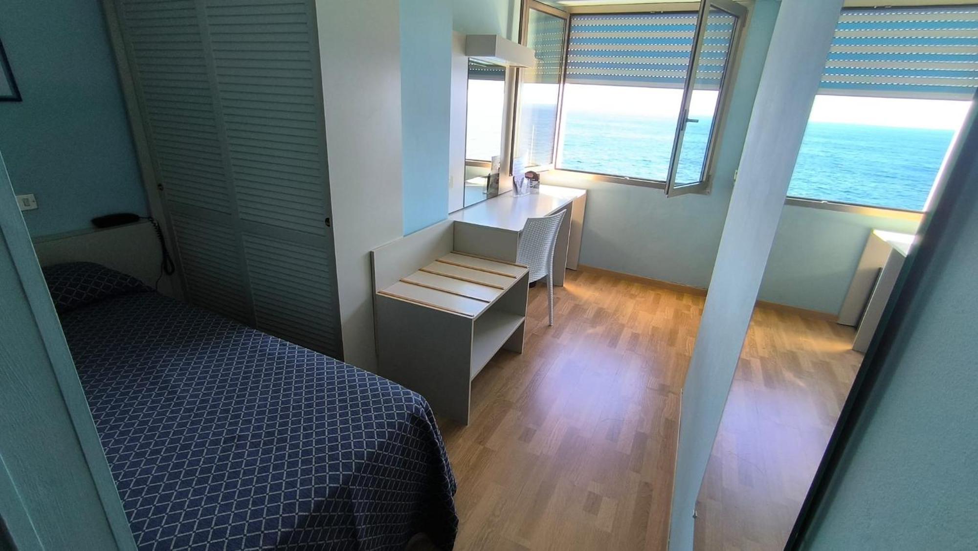 Hotel La Perla Del Capo Ospedaletti Dış mekan fotoğraf