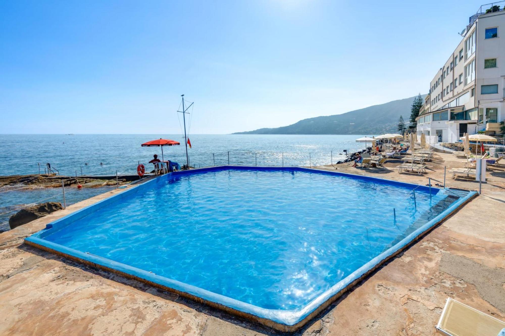 Hotel La Perla Del Capo Ospedaletti Dış mekan fotoğraf